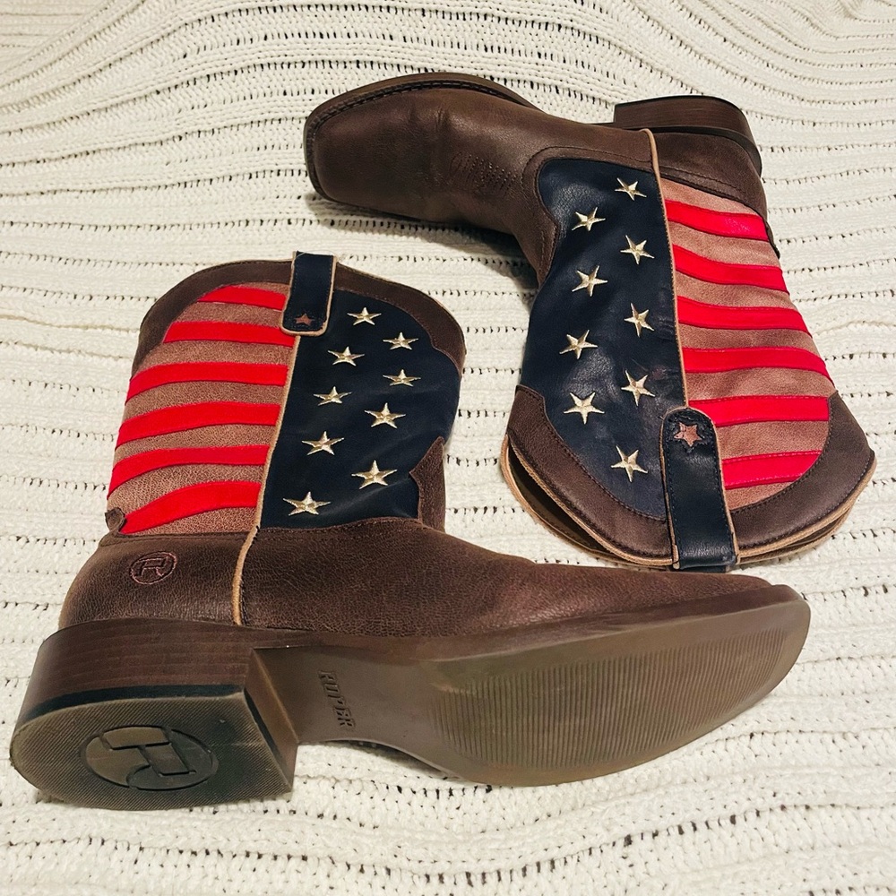 New never worn women’s American flag cowboy boots, don’t have original box.